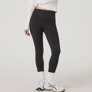 NWT Vuori Chilled Out Legging in Washed Black